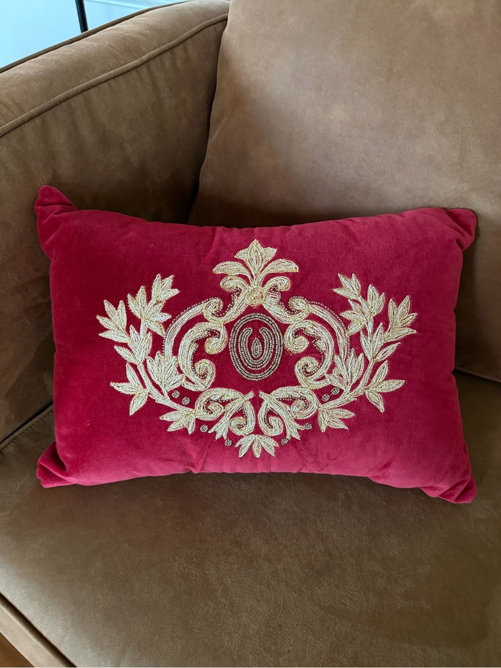 NWT Cremieux Set of 2 Burgundy Velvet 
Embroidered Lumbar Pillows Gold Crest - Picture 3 of 7